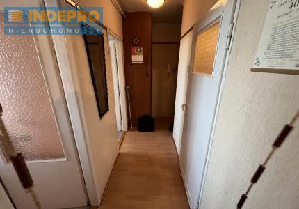 Widok z kuchni na przedpokój