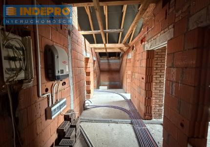 hall na piętrze - widok od garderoby